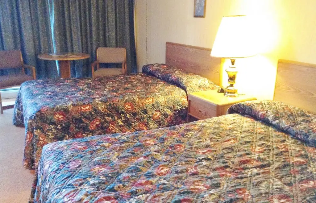 Skyline Motel 4